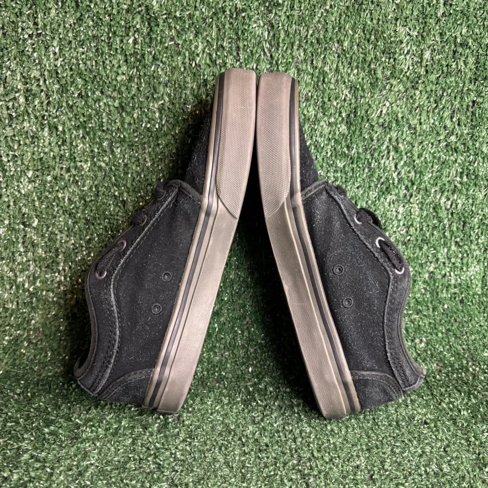 Vans Chukka Low Suede Skateboarding Streetwear Sneakers Shoes Black Youth Sz 3.0